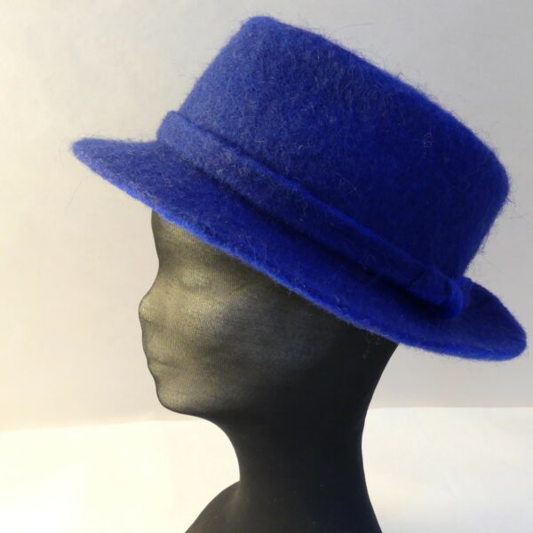 chapeau en feutre bleu mixte vu de profil
