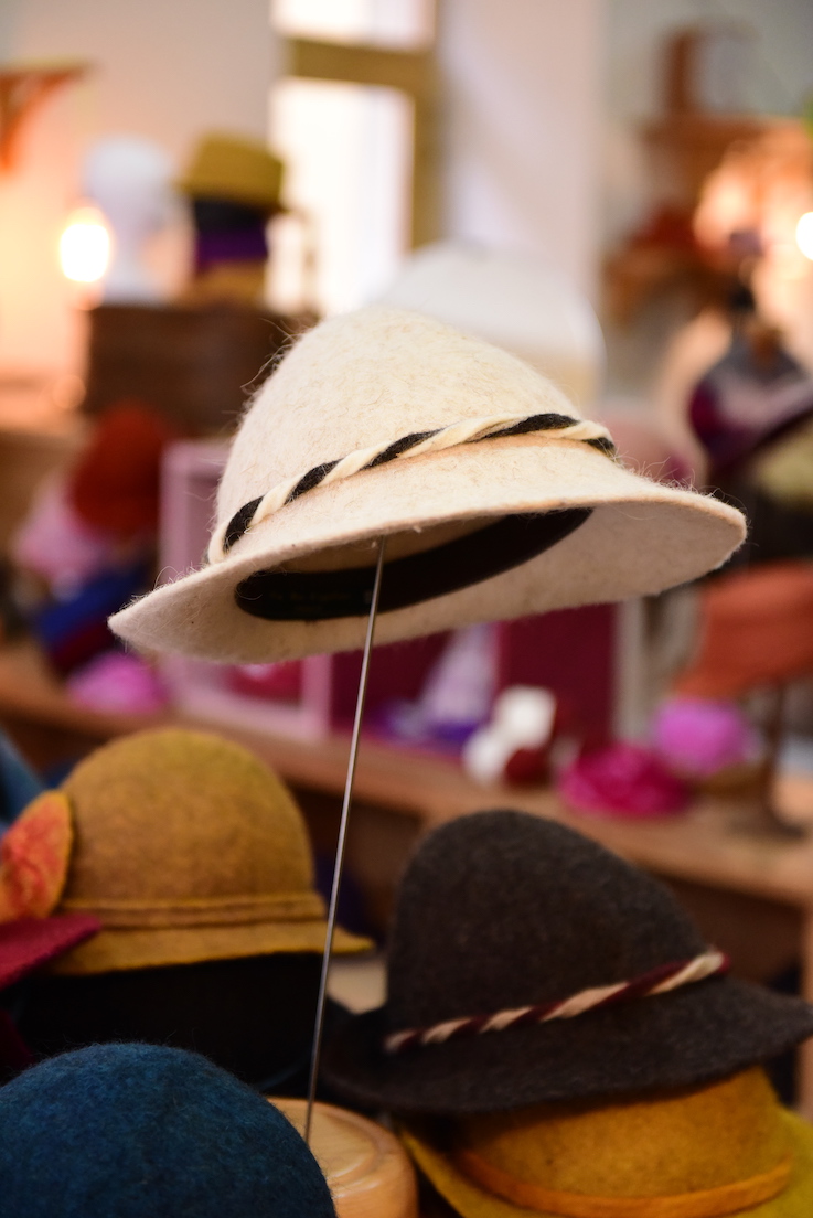 Cellars Chapeau d'hiver en Laine à Grand nœud for Femmes, Chapeau avec Bord  roulé, Chapeau Haut-de-Forme Anglais Vintage (Color : D, Size : As Show) :  : Mode