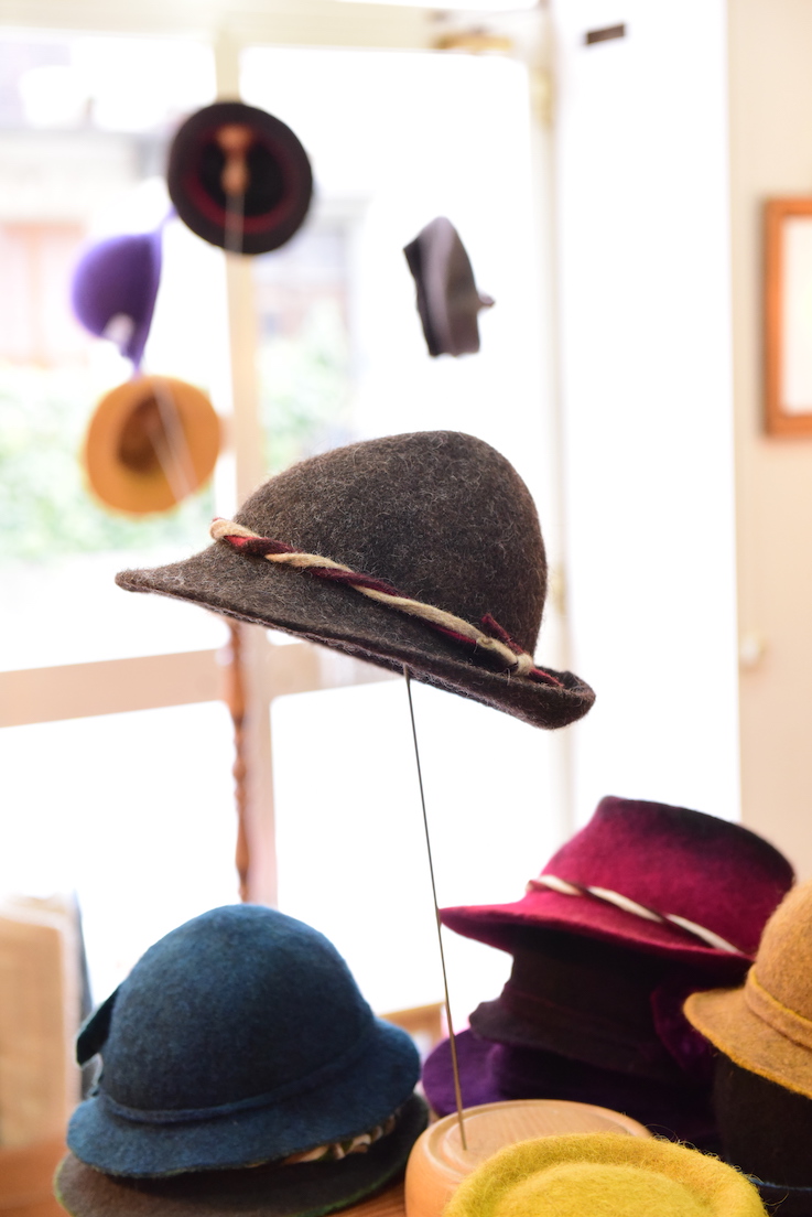 Cellars Chapeau d'hiver en Laine à Grand nœud for Femmes, Chapeau avec Bord  roulé, Chapeau Haut-de-Forme Anglais Vintage (Color : D, Size : As Show) :  : Mode