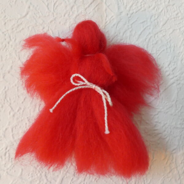 ange rouge en laine