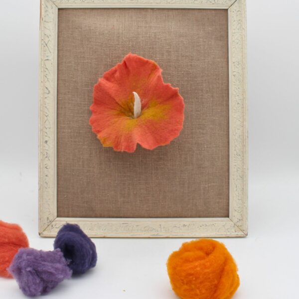 Broche - Fleur - Laine mérinos d'Arles - teinture végétale – Image 3
