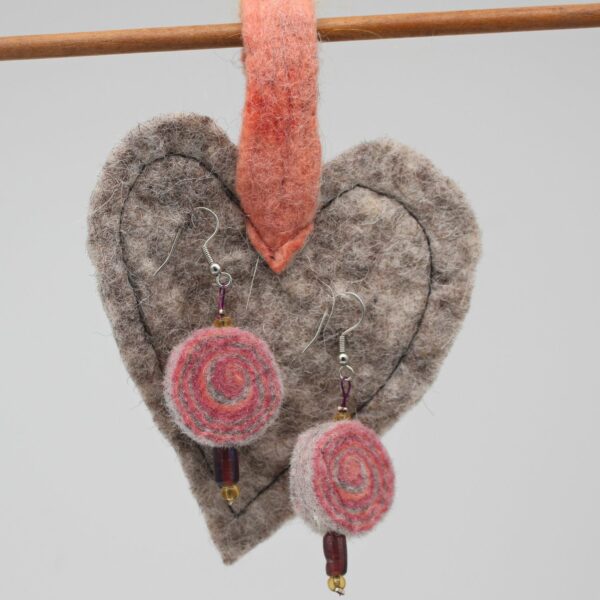 Boucles d'oreilles feutrés en laine Bergschaf – Image 3