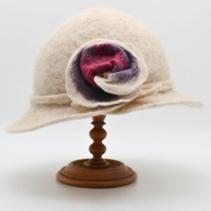 Rosalie en laine brigasque fleur Rose- T59