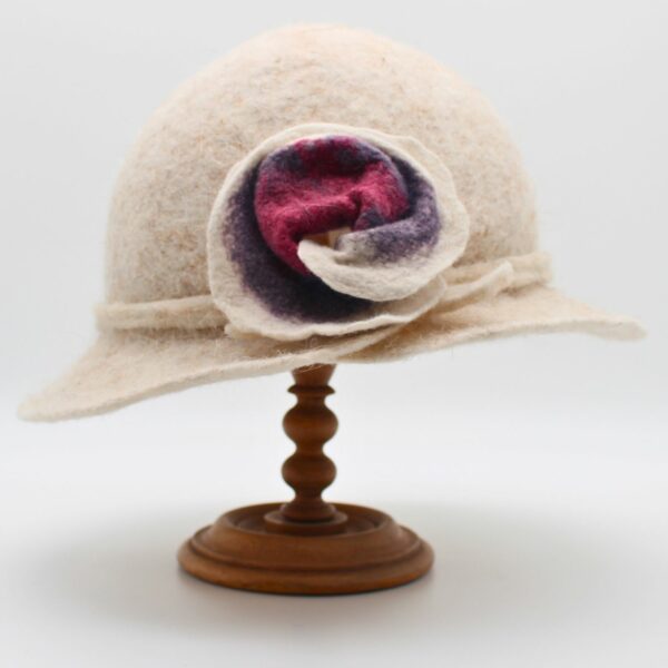 Rosalie en laine brigasque fleur Rose- T59